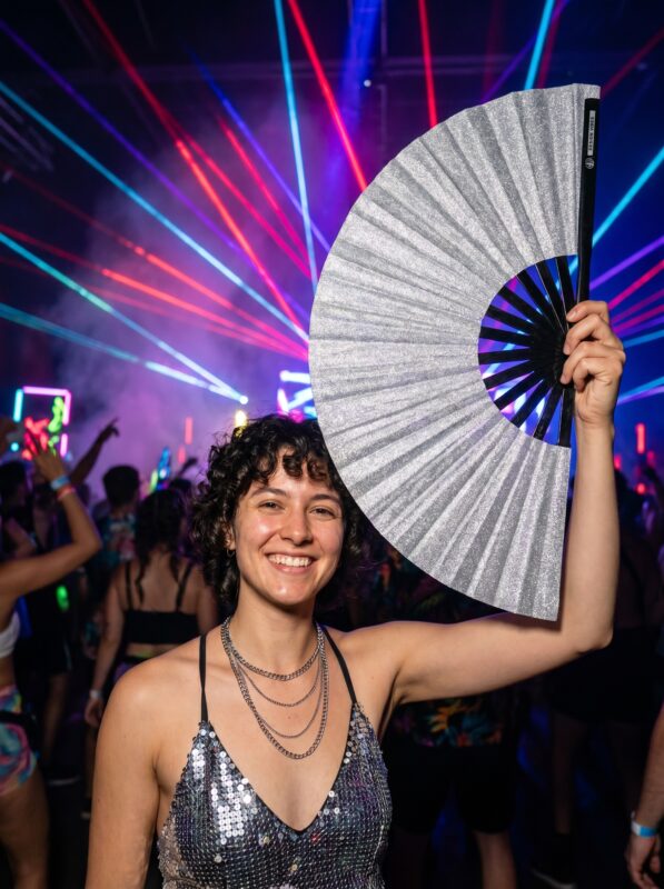 Festival Fan argent à paillettes, accessoire scintillant pour les Raves et la Pride
